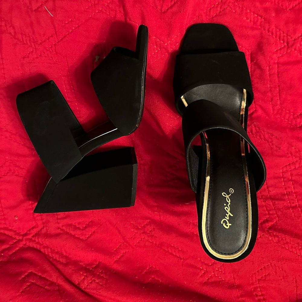 Women’s shoes